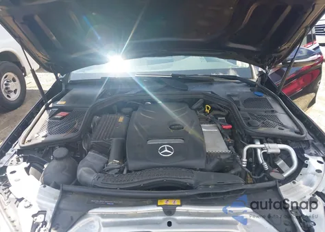 2015 Mercedes-Benz C 300 4Matic/Luxury 4Matic/Sport 4Matic из США, поврежденный, VIN 55SWF4KB1FU040546